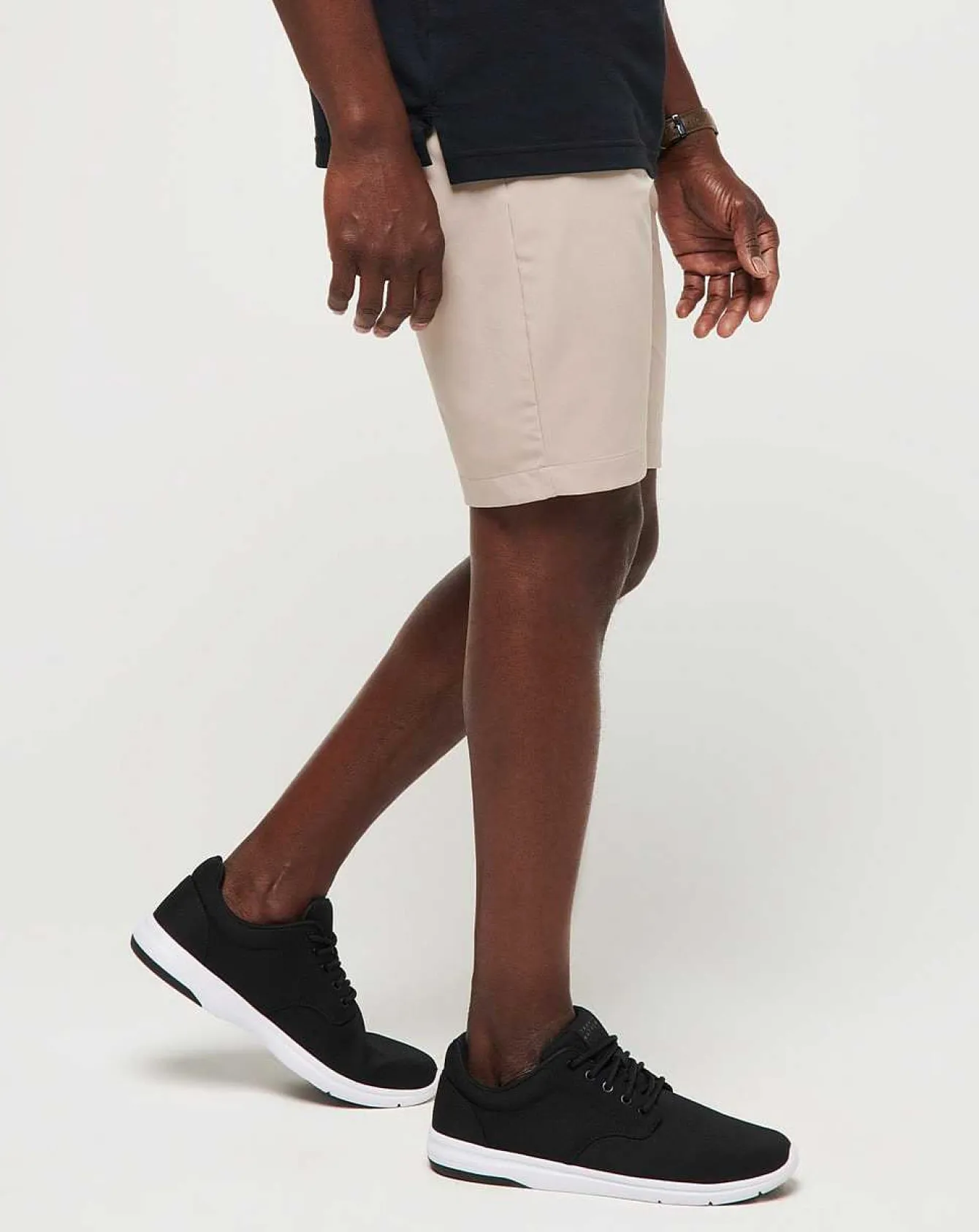 Wanderlust Short 9In